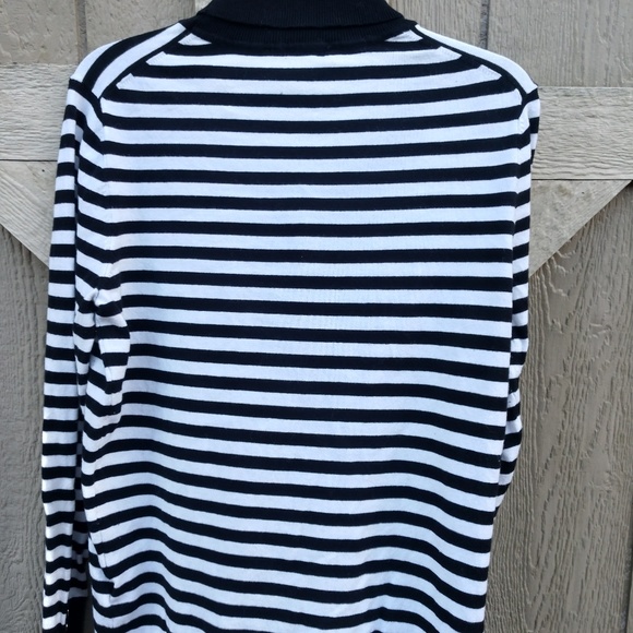 Tommy Hilfiger black & white sweater - Picture 3 of 6